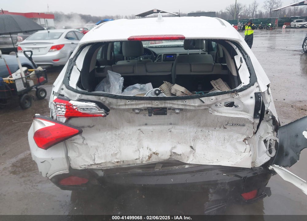 2022 HONDA HR-V AWD LX VIN: 3CZRU6H37NM722979