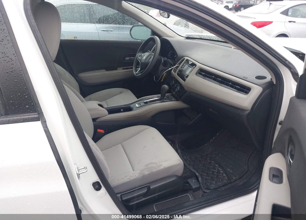 2022 HONDA HR-V AWD LX VIN: 3CZRU6H37NM722979