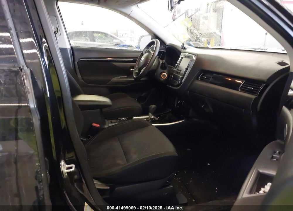 2019 MITSUBISHI OUTLANDER ES VIN: JA4AZ3A3XKZ033553