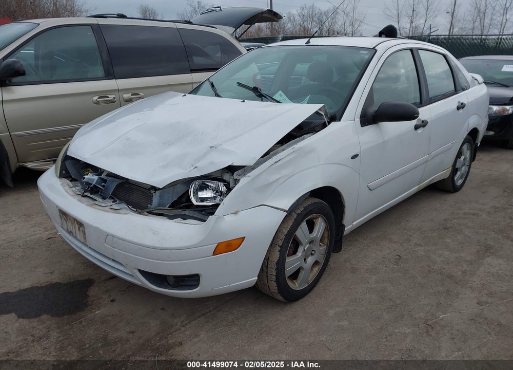 2005 FORD FOCUS ZX4 VIN: 1FAFP34N35W249528