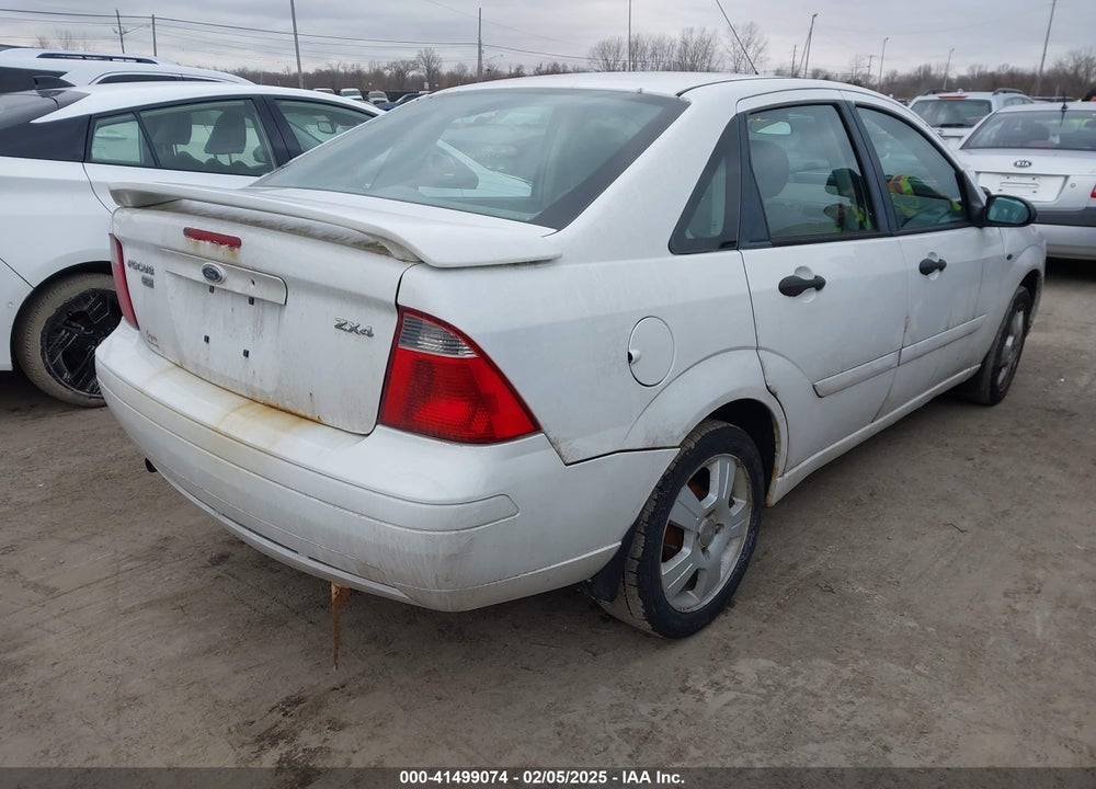 2005 FORD FOCUS ZX4 VIN: 1FAFP34N35W249528