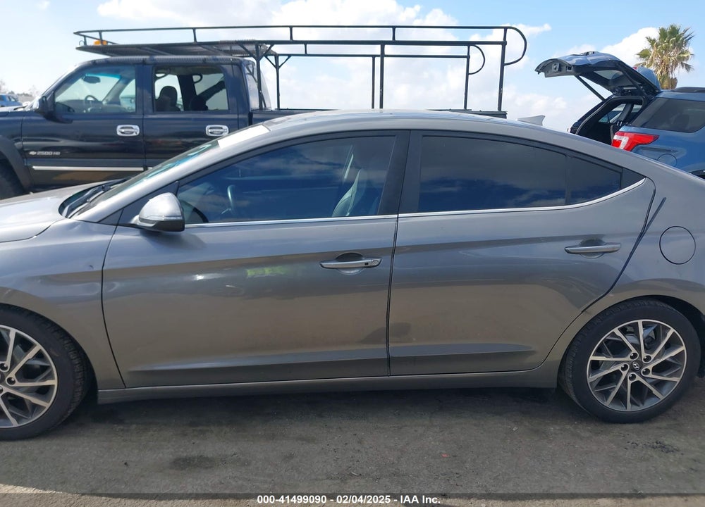 2020 HYUNDAI ELANTRA VIN: 5NPD84LFXLH532378