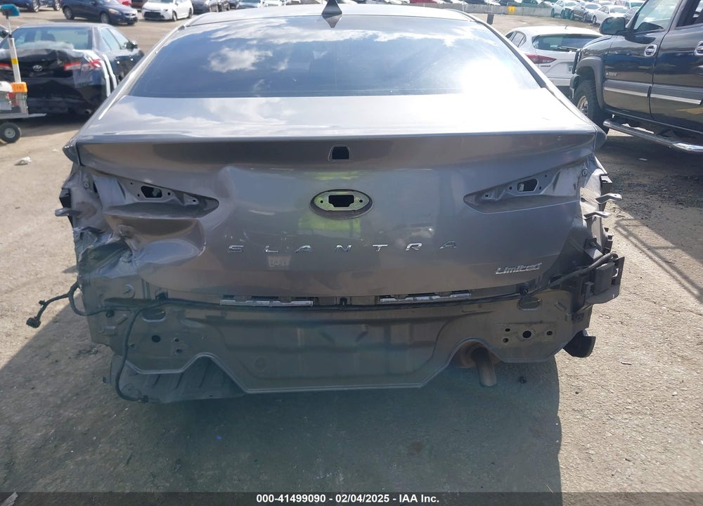 2020 HYUNDAI ELANTRA VIN: 5NPD84LFXLH532378