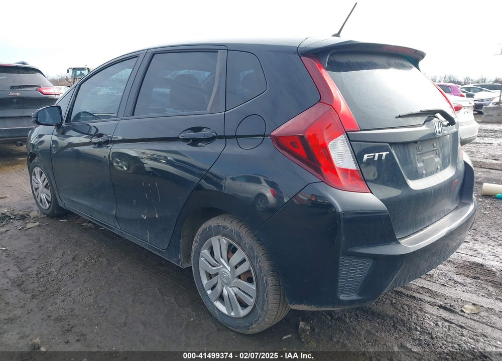 2015 HONDA FIT VIN: 3HGGK5H50FM768011