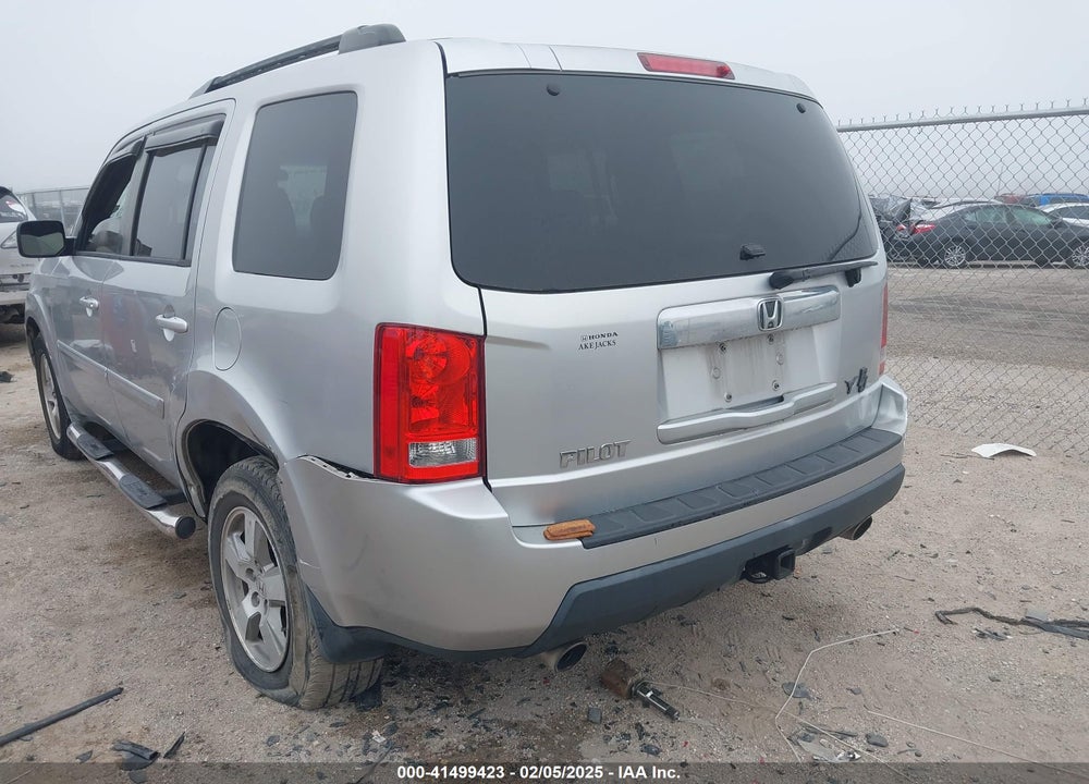 2010 HONDA PILOT EX VIN: 5FNYF3H41AB003681