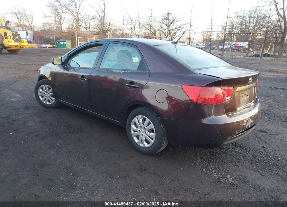 2011 KIA FORTE VIN: KNAFU4A23B5357035