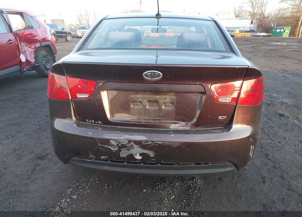 2011 KIA FORTE VIN: KNAFU4A23B5357035