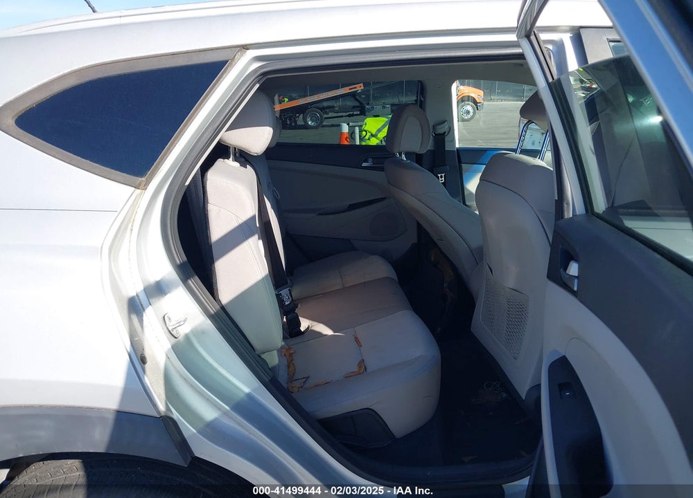 2016 HYUNDAI TUCSON SE VIN: KM8J33A48GU088308