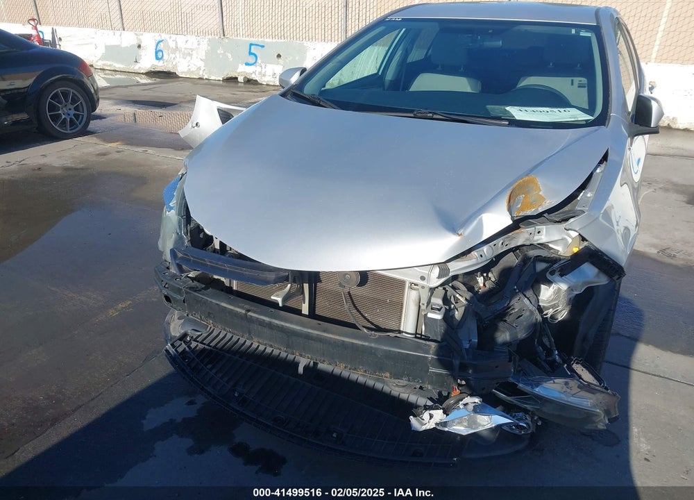 2015 TOYOTA COROLLA LE VIN: 5YFBURHE1FP350656