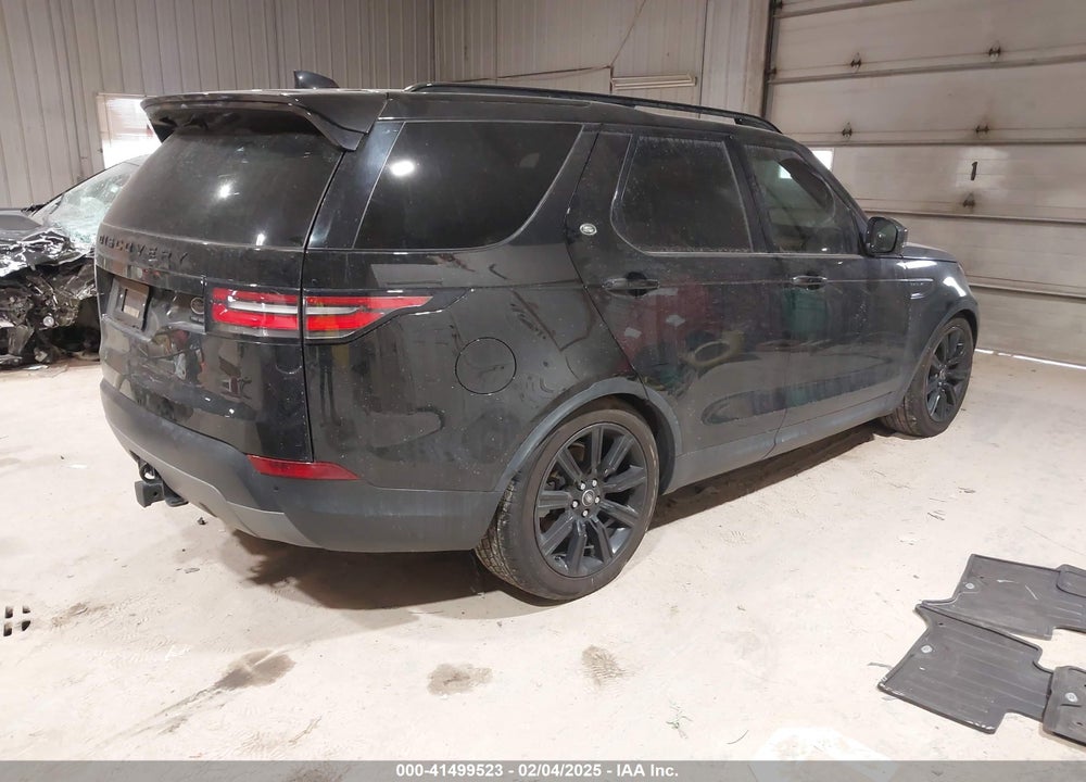 2018 LAND ROVER DISCOVERY HSE LUXURY VIN: SALRT2RV5JA053614