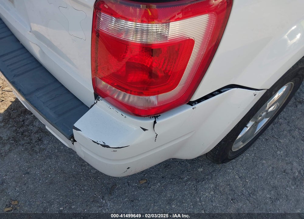 2008 FORD ESCAPE XLT VIN: 1FMCU031X8KC24894