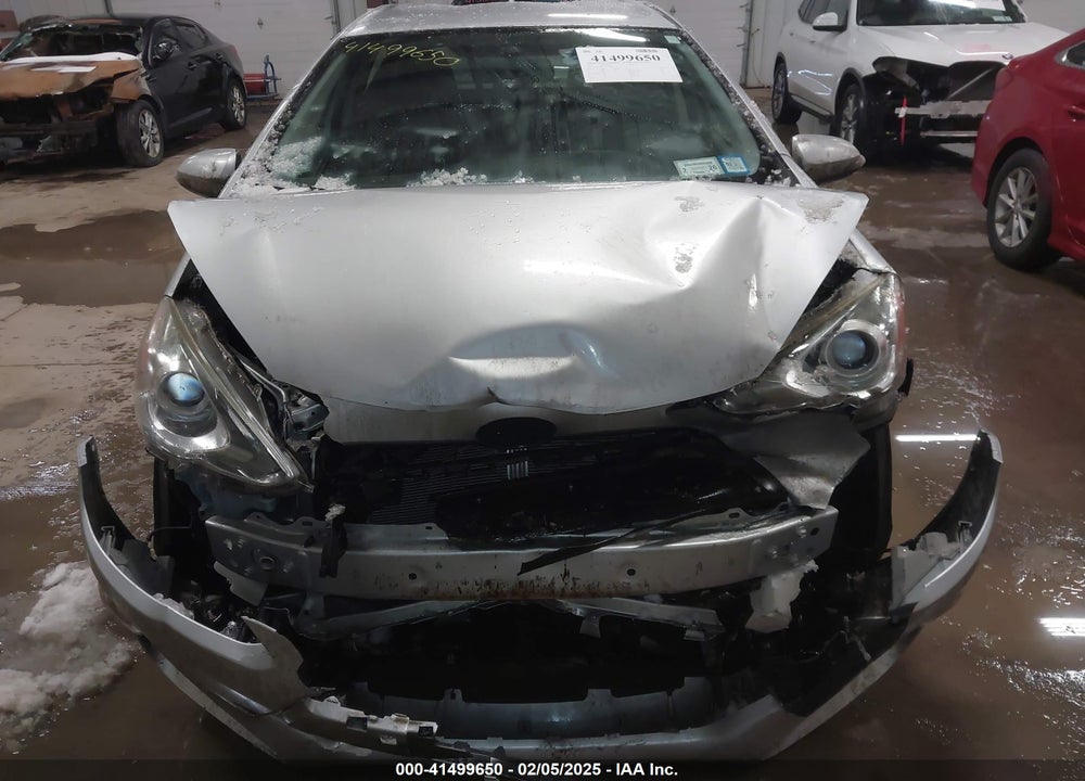2015 TOYOTA PRIUS C TWO VIN: JTDKDTB34F1093078