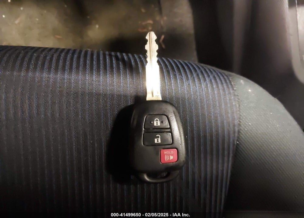 2015 TOYOTA PRIUS C TWO VIN: JTDKDTB34F1093078
