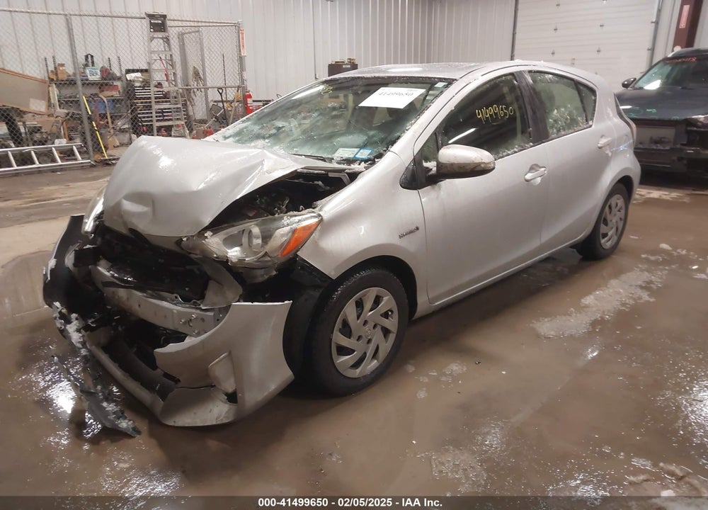 2015 TOYOTA PRIUS C TWO VIN: JTDKDTB34F1093078