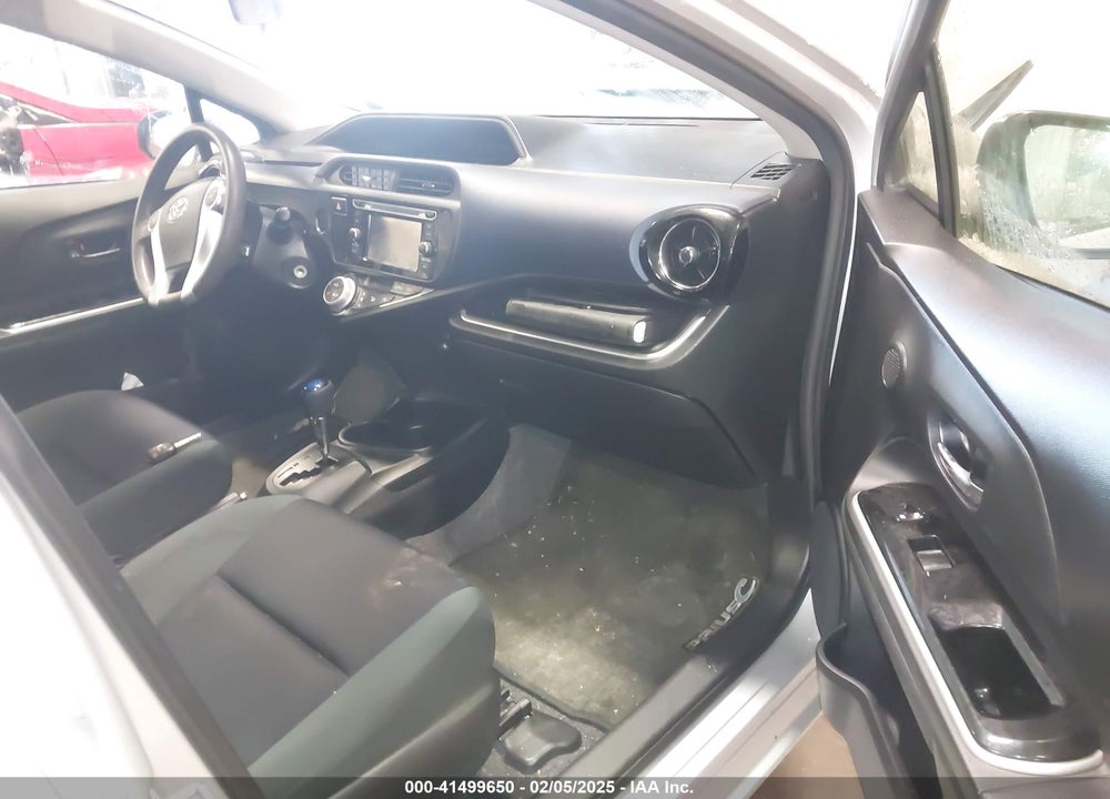 2015 TOYOTA PRIUS C TWO VIN: JTDKDTB34F1093078