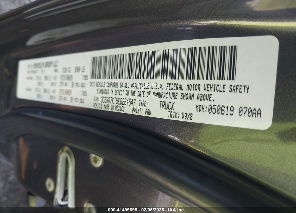 2014 RAM 1500 VIN: 3C6RR7KT5EG264547