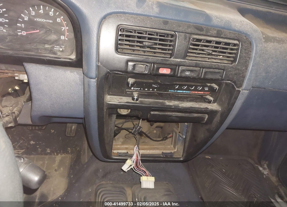 1995 NISSAN PATHFINDER LE/SE/XE VIN: JN8HD17Y5SW105243