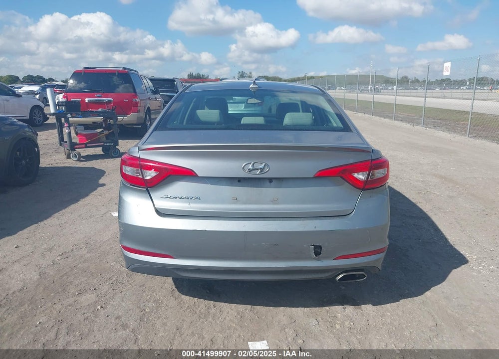 2016 HYUNDAI SONATA VIN: 5NPE24AF5GH287472