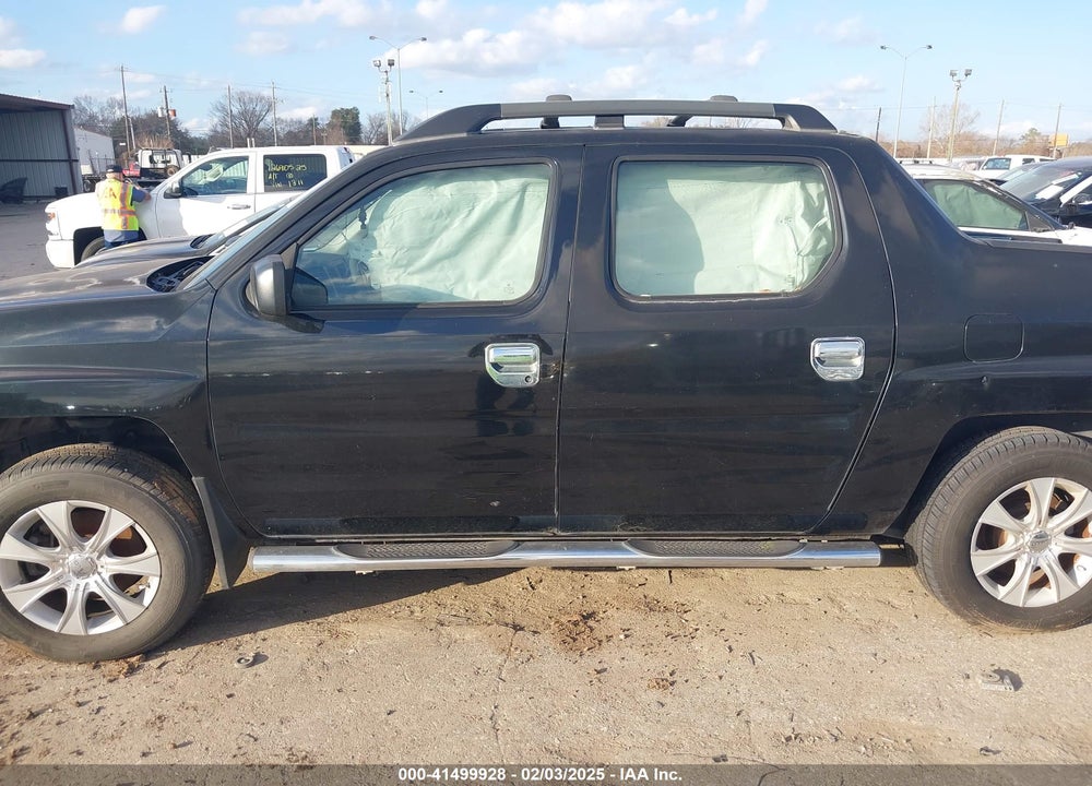 2011 HONDA RIDGELINE VIN: 5FPYK1F29BB003714