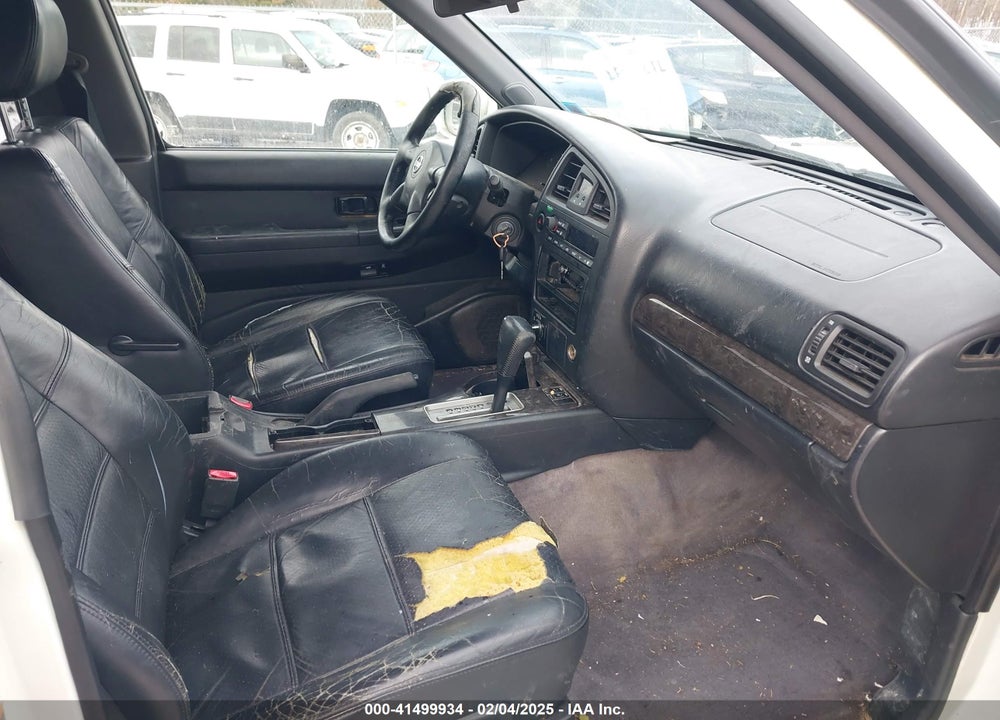 2004 NISSAN PATHFINDER LE PLATINUM VIN: JN8DR09Y44W920804