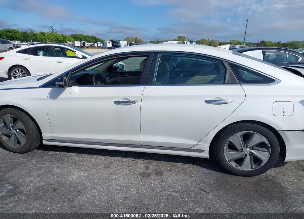 2016 HYUNDAI SONATA HYBRID VIN: KMHE34L13GA018114