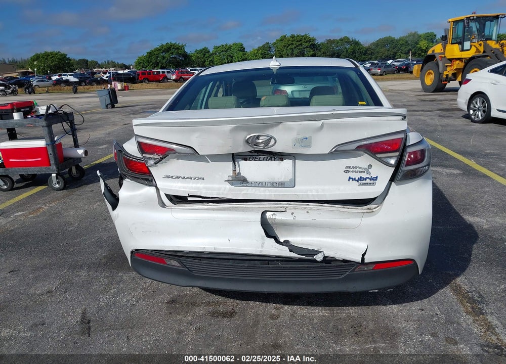 2016 HYUNDAI SONATA HYBRID VIN: KMHE34L13GA018114