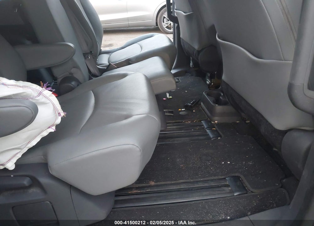 2021 TOYOTA SIENNA XLE VIN: 5TDYRKEC6MS048404