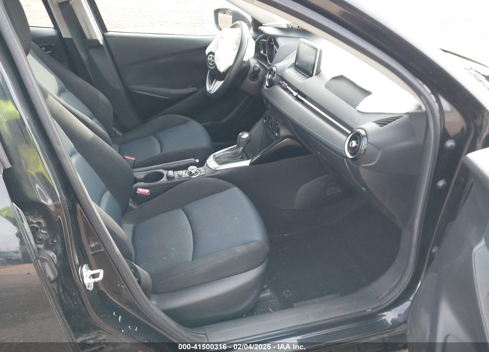 2016 SCION IA VIN: 3MYDLBZV5GY137827
