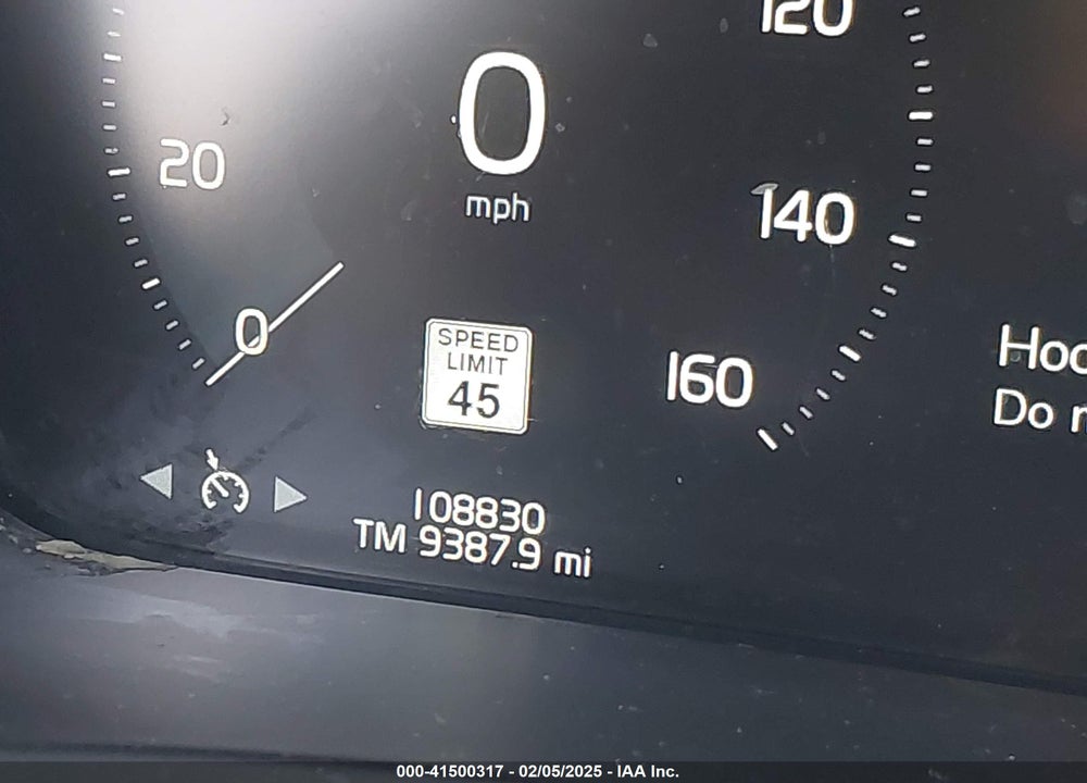 2017 VOLVO XC90 T6 MOMENTUM VIN: YV4A22PK5H1143594