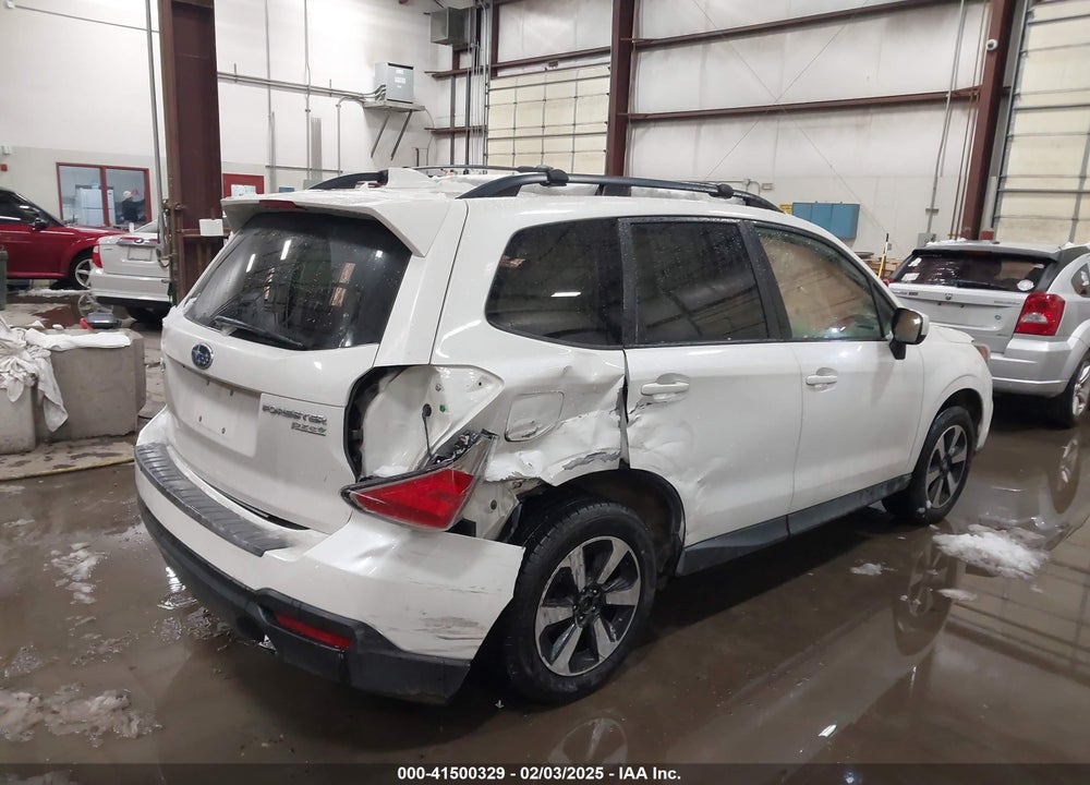 2017 SUBARU FORESTER 2.5I PREMIUM VIN: JF2SJAGC0HH581624