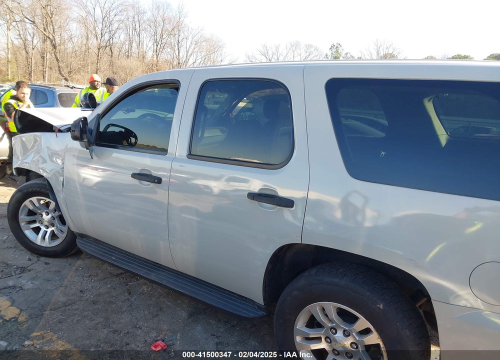 2009 CHEVROLET TAHOE VIN: 1GNEC03009R163269