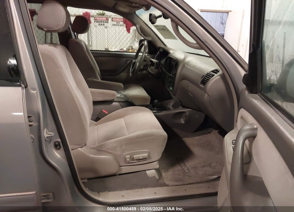 2002 TOYOTA SEQUOIA SR5 V8 VIN: 5TDBT44A62S073478