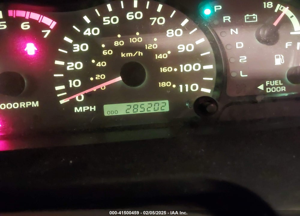 2002 TOYOTA SEQUOIA SR5 V8 VIN: 5TDBT44A62S073478