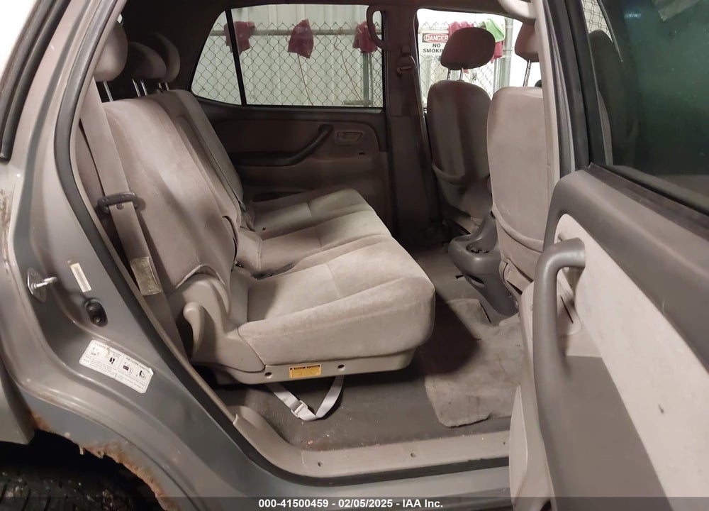 2002 TOYOTA SEQUOIA SR5 V8 VIN: 5TDBT44A62S073478
