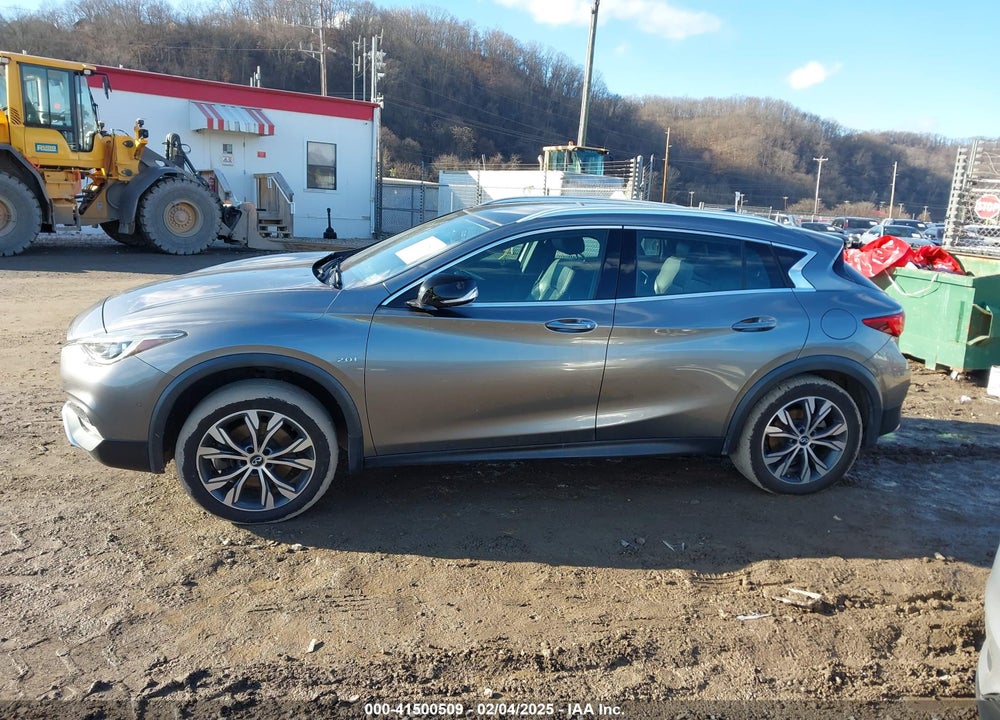 2017 INFINITI QX30 PREMIUM VIN: SJKCH5CR1HA020547
