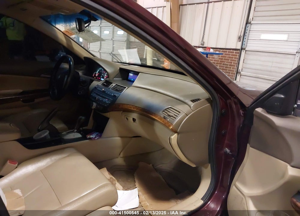 2010 HONDA ACCORD 2.4 EX-L VIN: 1HGCP2F82AA116685