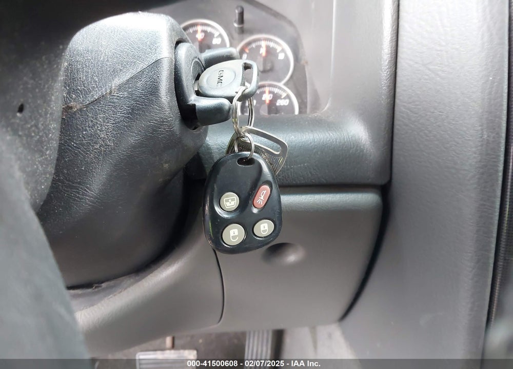 2004 GMC ENVOY XUV SLE VIN: 1GKES12S846143483