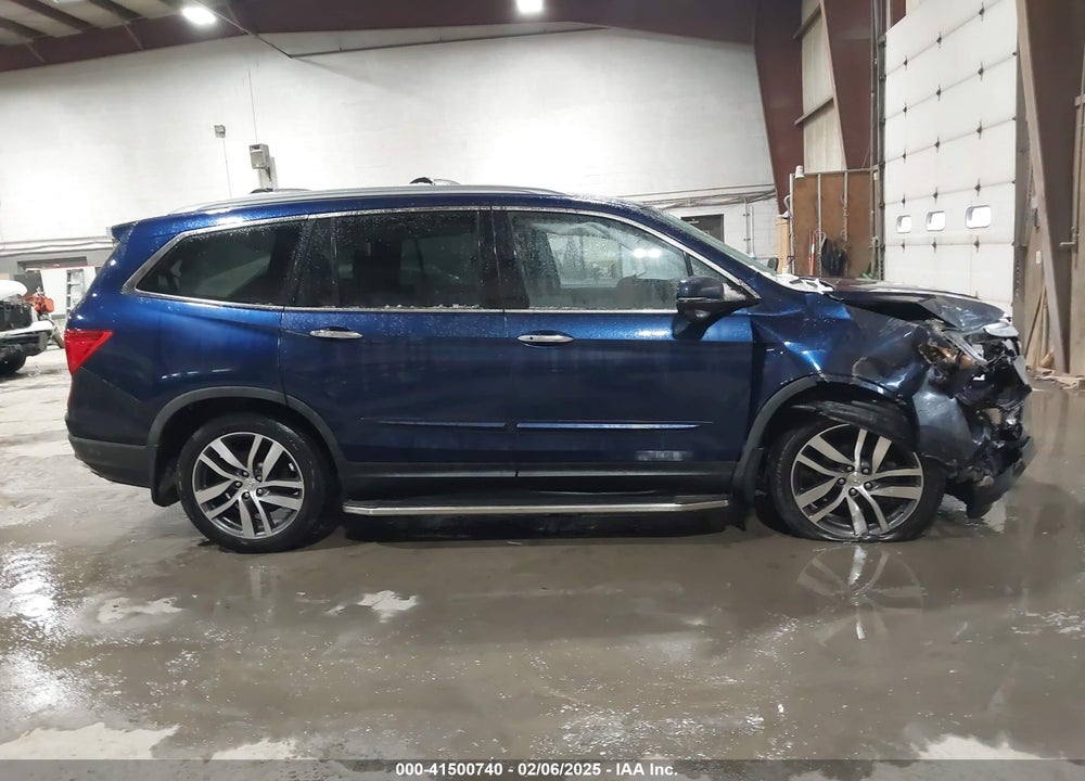 2017 HONDA PILOT TOURING VIN: 5FNYF6H9XHB070903