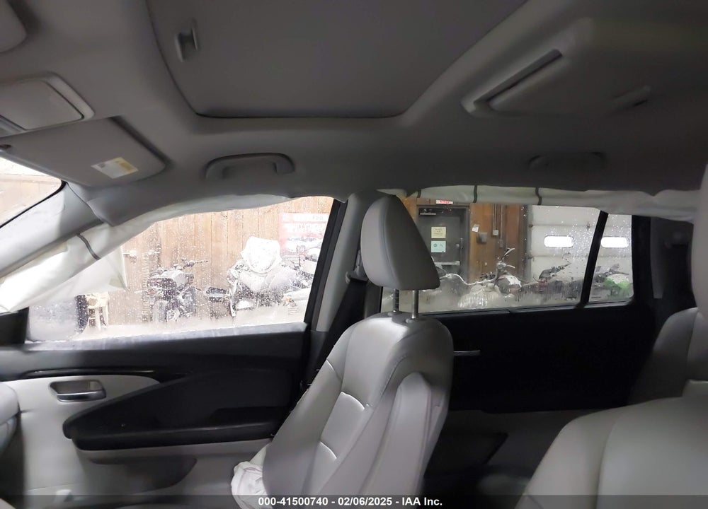 2017 HONDA PILOT TOURING VIN: 5FNYF6H9XHB070903