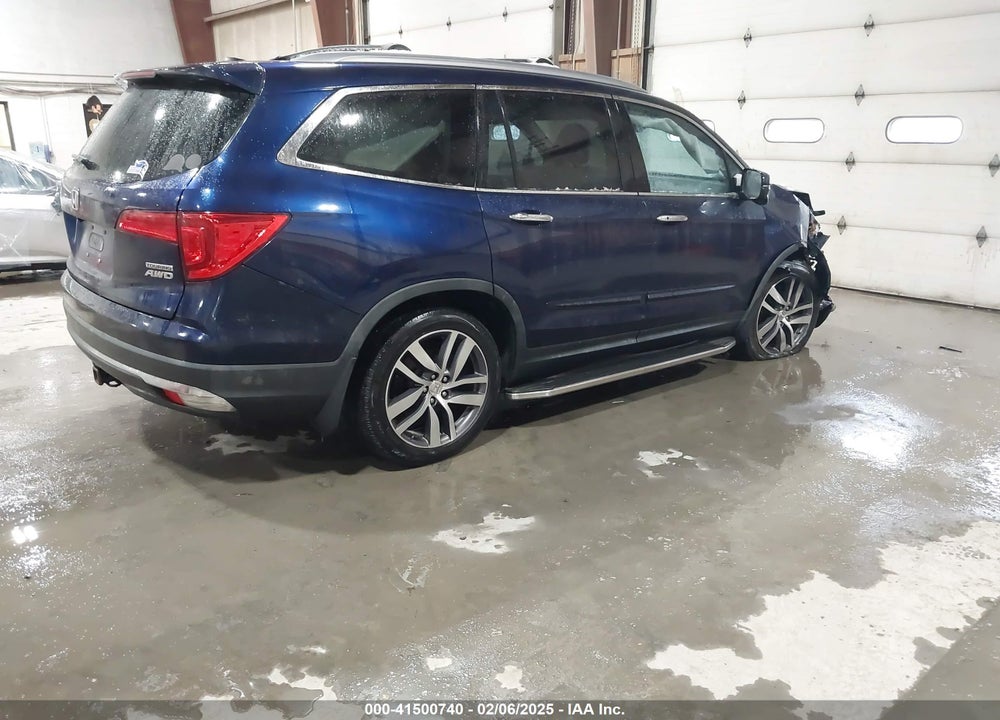 2017 HONDA PILOT TOURING VIN: 5FNYF6H9XHB070903