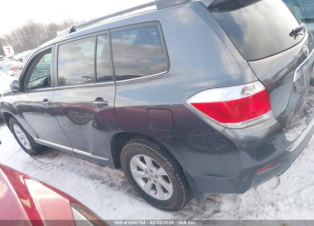 2011 TOYOTA HIGHLANDER SE VIN: 5TDBK3EH3BS092630