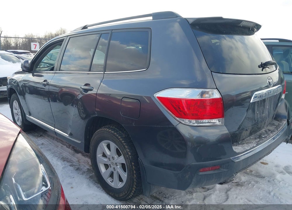2011 TOYOTA HIGHLANDER SE VIN: 5TDBK3EH3BS092630