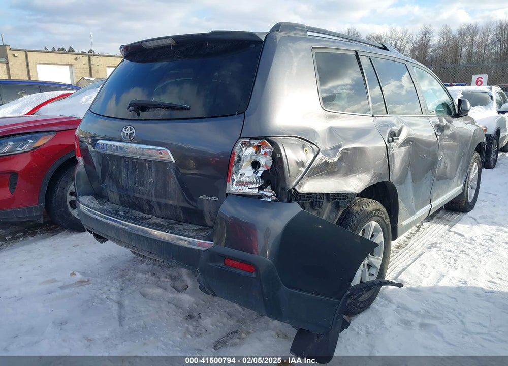 2011 TOYOTA HIGHLANDER SE VIN: 5TDBK3EH3BS092630