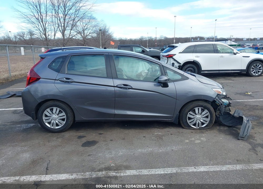 2015 HONDA FIT VIN: 3HGGK5H5XFM715137
