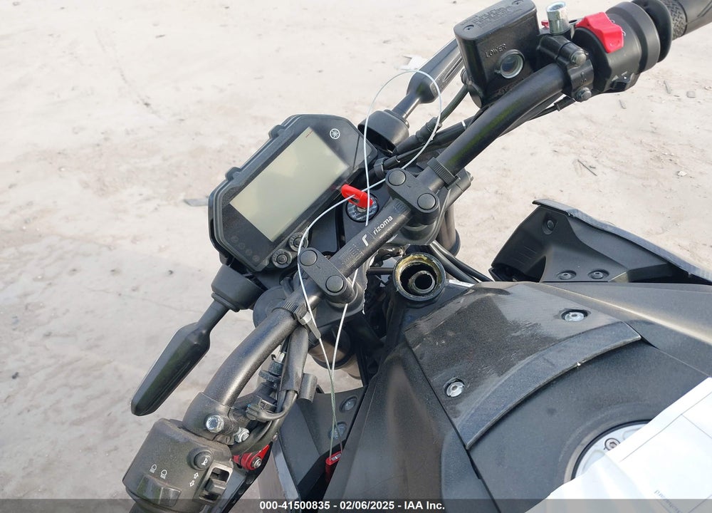 2021 YAMAHA MT-03 VIN: MH3RH20Y0MK005986
