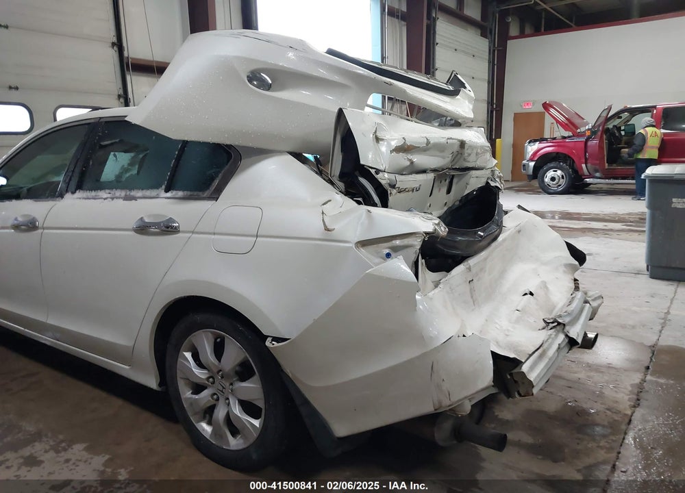 2008 HONDA ACCORD VIN: 1HGCP36848A034084