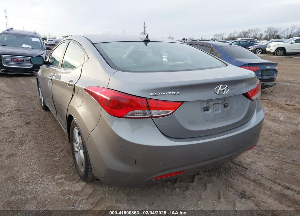 2013 HYUNDAI ELANTRA VIN: KMHDH4AE4DU499701