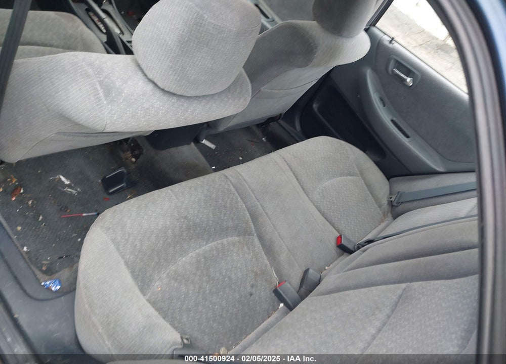 2002 HONDA ACCORD 2.3 LX VIN: 1HGCG564X2A147103