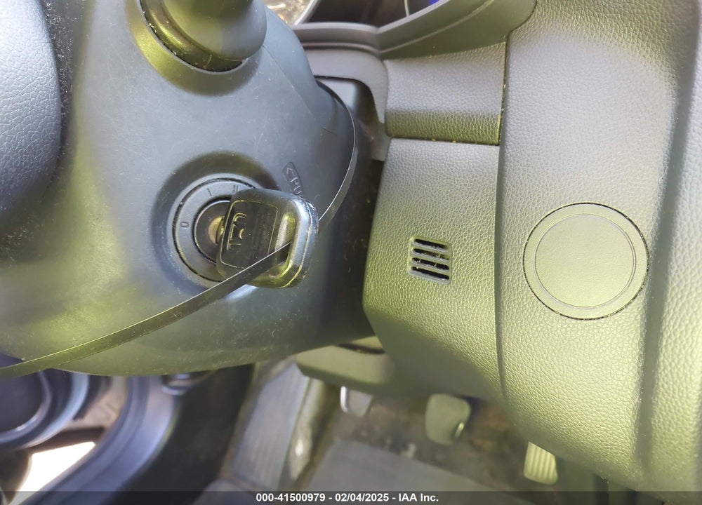 2015 HONDA FIT VIN: 3HGGK5G51FM737187