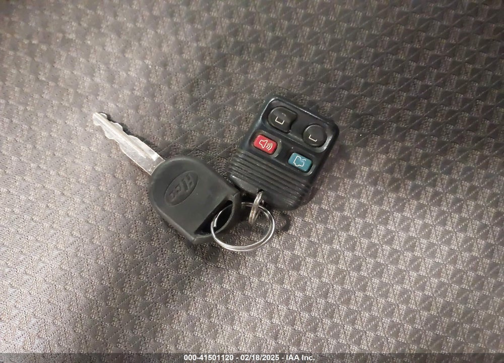 2007 FORD FOCUS S/SE/SES VIN: 1FAHP37N47W223849
